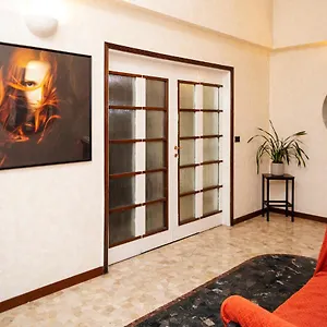 Central Apartment , Milan Italy